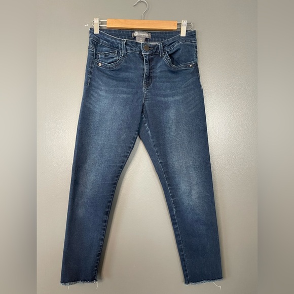 Democracy ab tech size‎ 8 - Picture 1 of 4